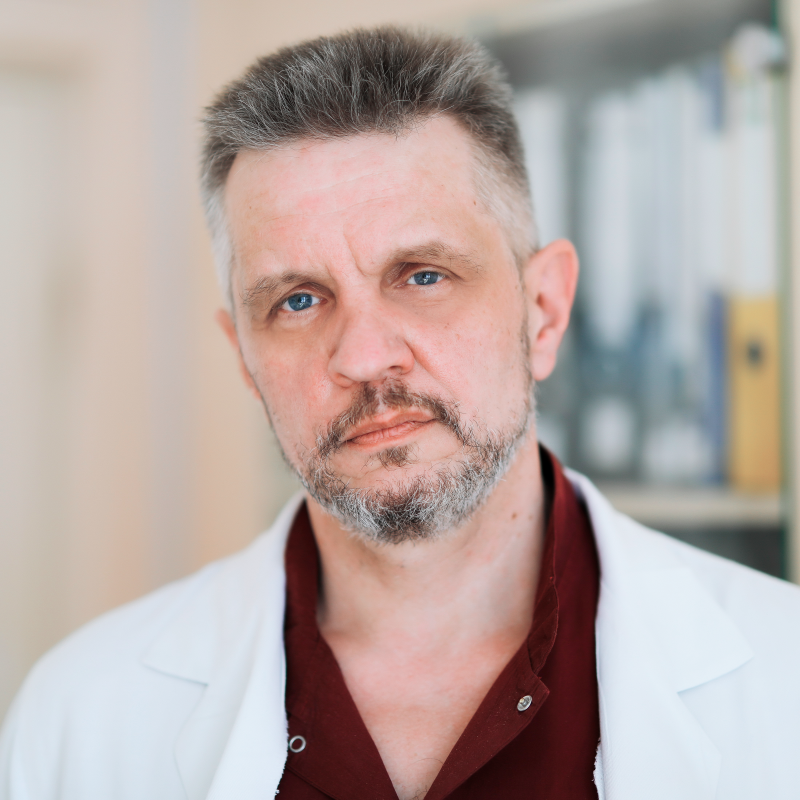 Власко Дмитрий Александрович— врач акушер-гинеколог высшей квалификационнойкатегории.